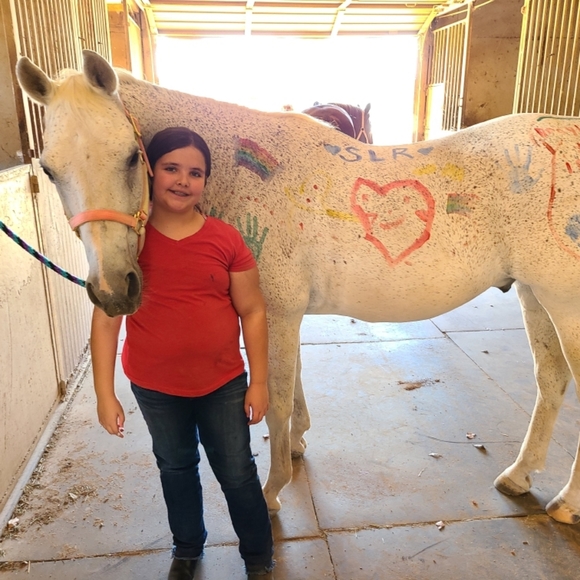 Meet your Posher, Liz - Picture 3 of 4